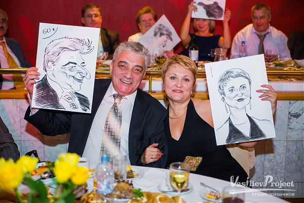 Песочное шоу и художественные шаржи фото