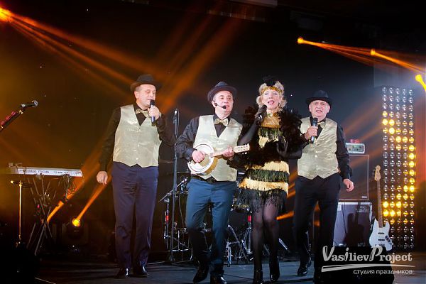 Номера и мини-спектакли с гостями фото